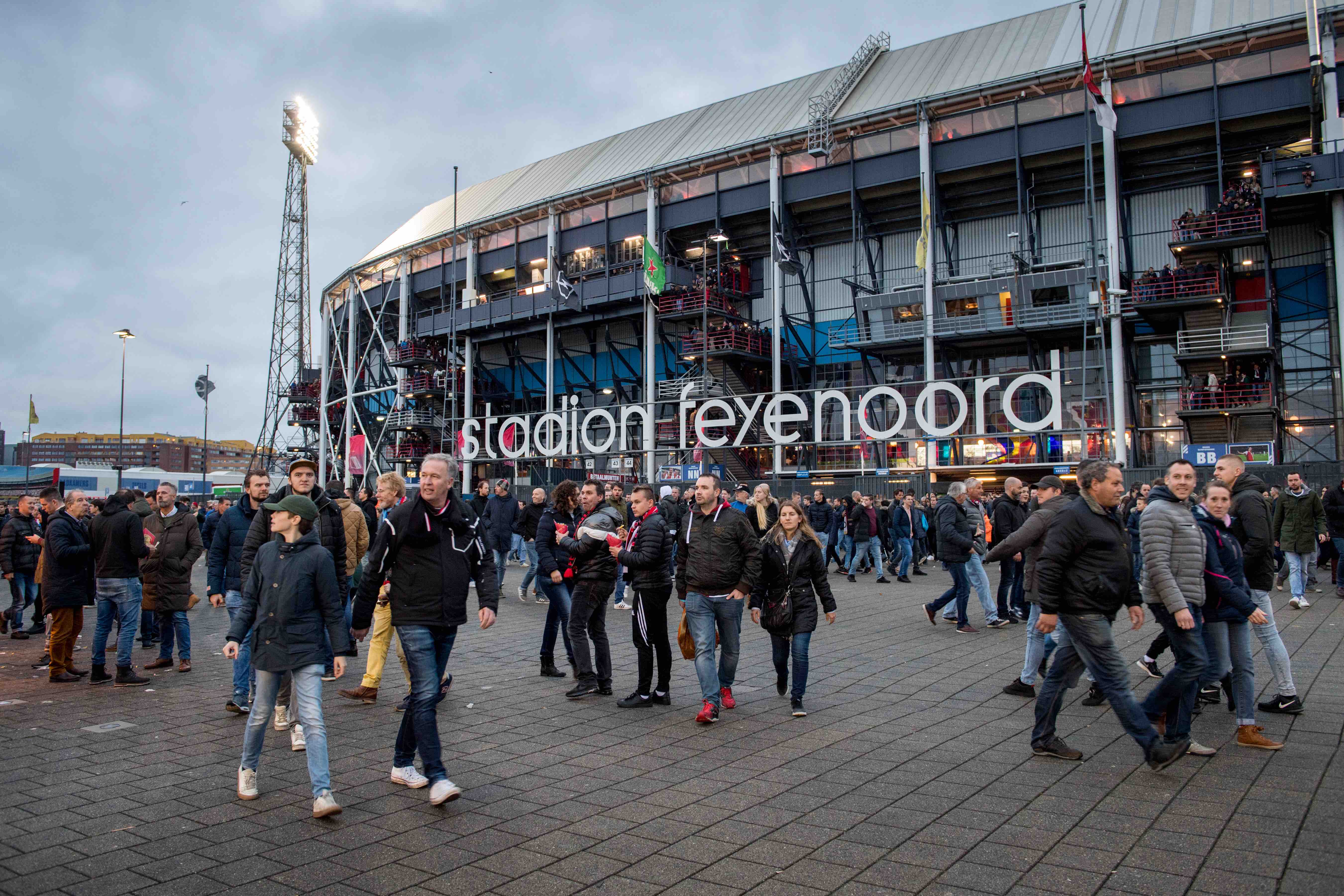 Stadion_feyenoord_bezoekers.jpg